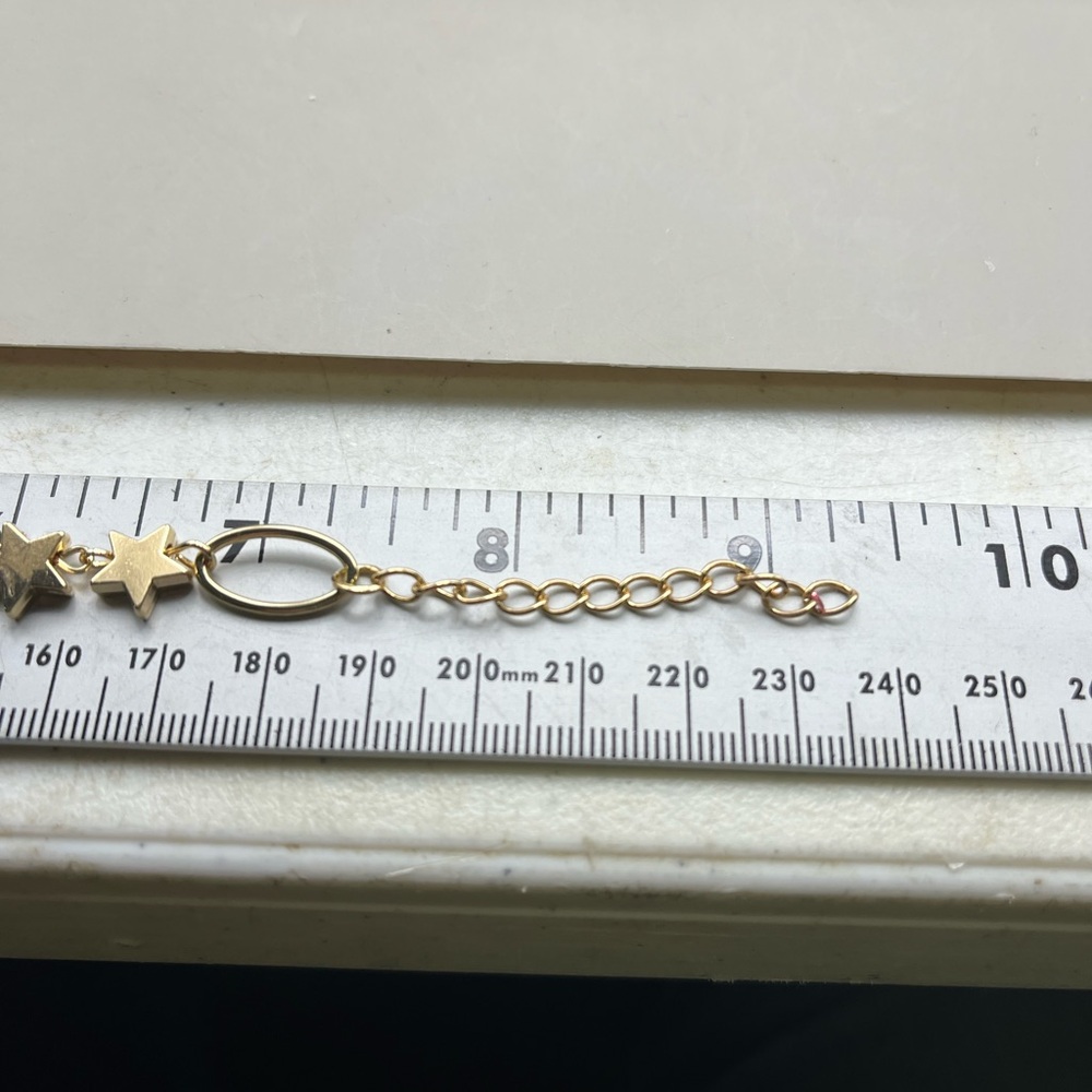 Gold Star Bracelet - Picture 3 of 3